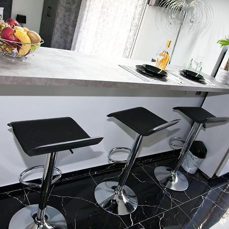 Chris Luxury Studio อิโออันนินา ภายนอก รูปภาพ
