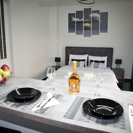 Chris Luxury Studio อิโออันนินา ภายนอก รูปภาพ