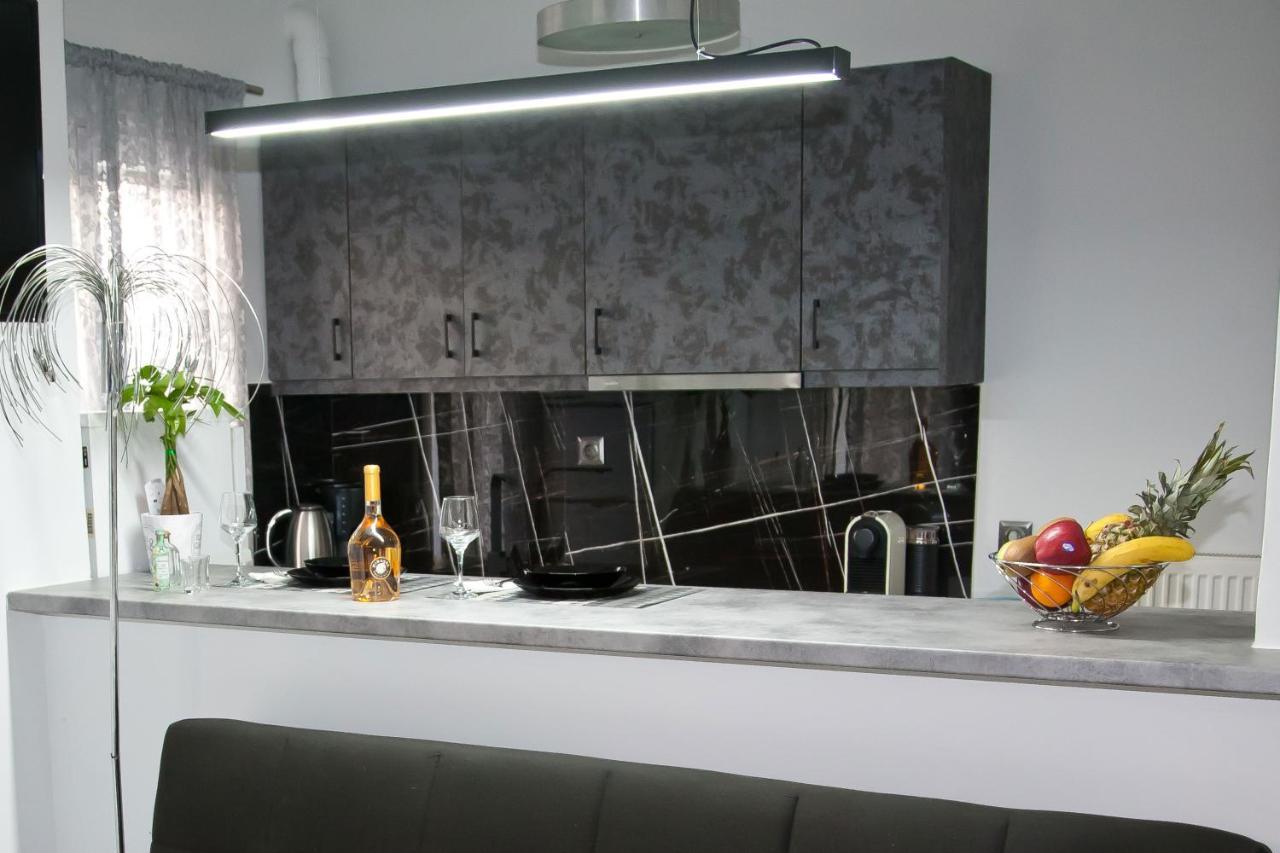 Chris Luxury Studio อิโออันนินา ภายนอก รูปภาพ