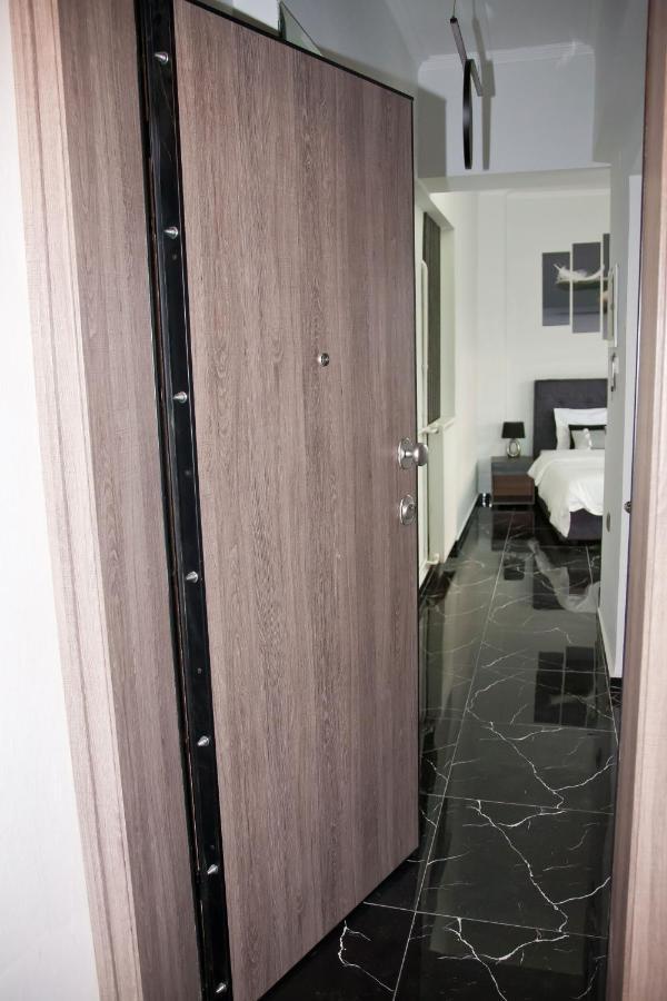 Chris Luxury Studio อิโออันนินา ภายนอก รูปภาพ